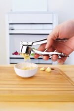 ⁦هراسة ثوم لوكس استانلس⁩ - الصورة ⁦2⁩