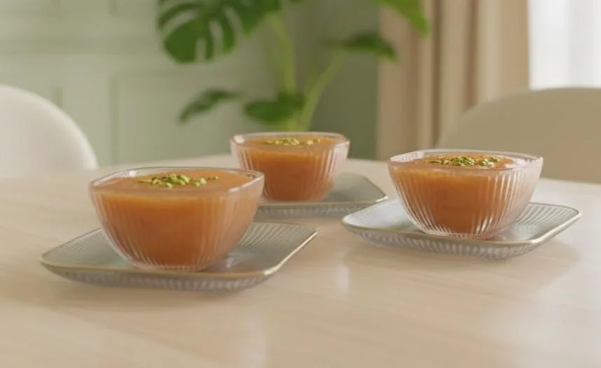 ⁦طقم خشاف زجاجي بحافة ذهبية (6 بولات + 6 أطباق)⁩ - الصورة ⁦2⁩
