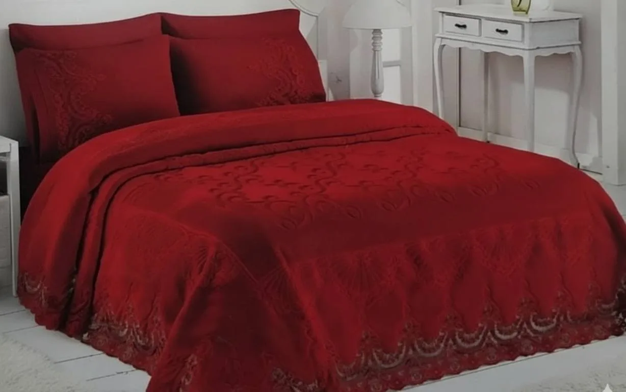 Velvet Bedding Set - Image 1