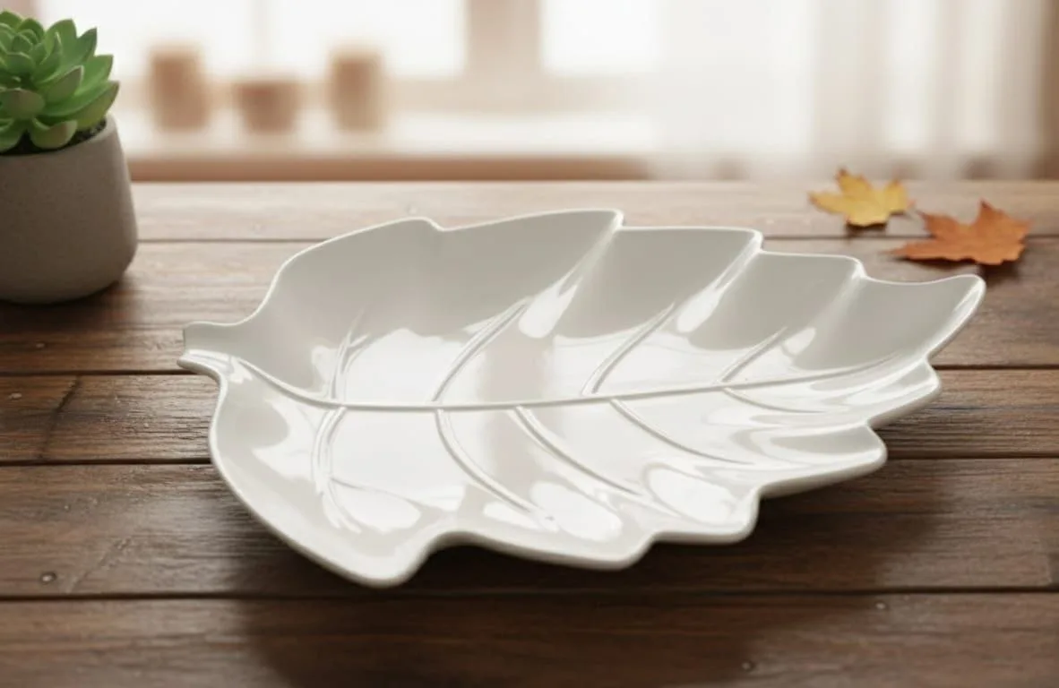 Heat-resistant porcelain serving dish, leaf shape - Image 2