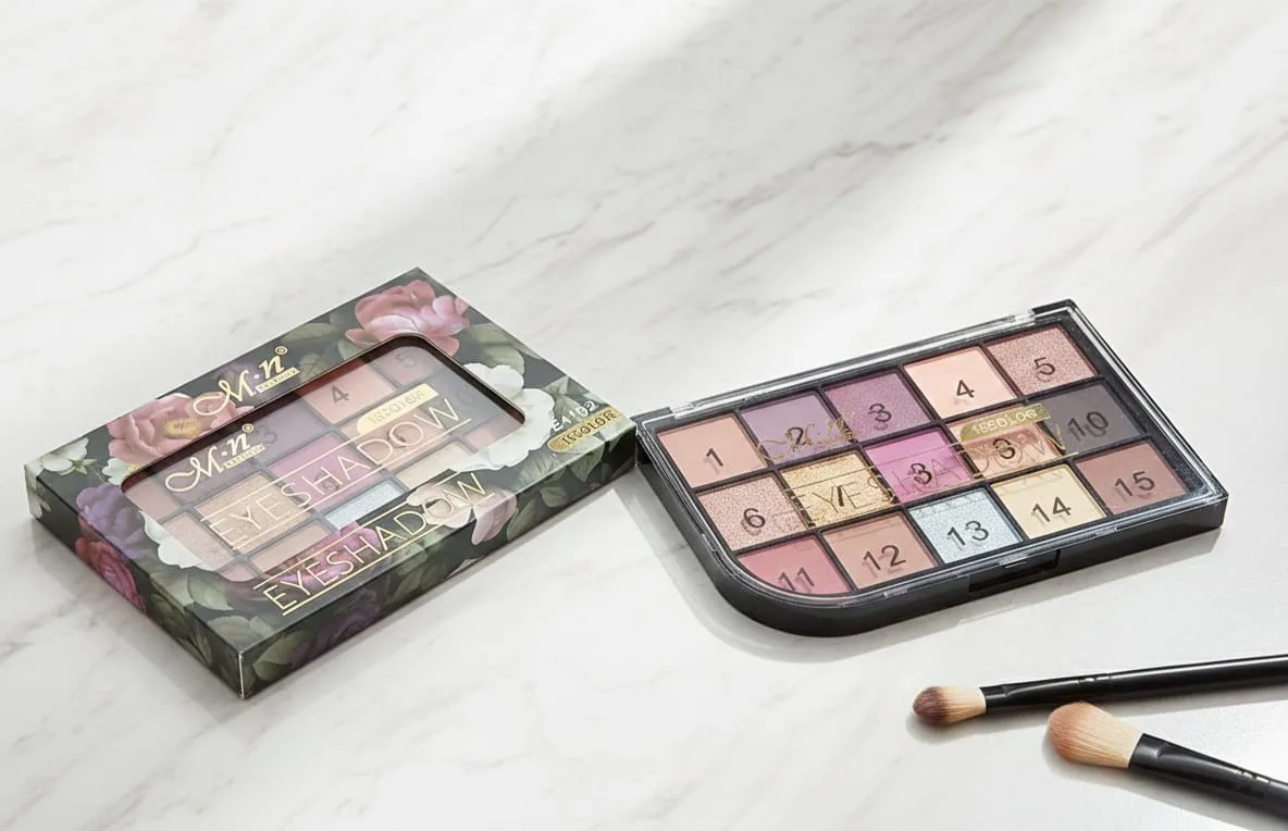 M.N 15 Color Eyeshadow Palette - Image 2