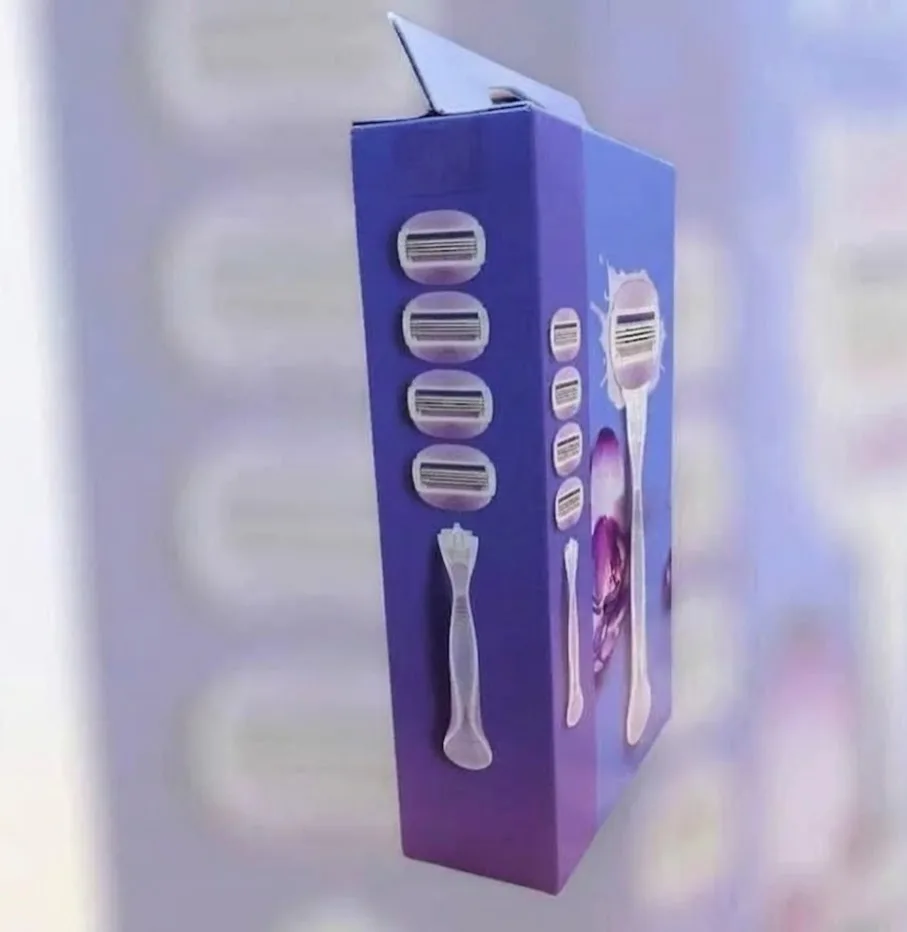 Gillette Venus Breeze 4-Blade Razor - Image 4
