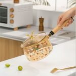 ⁦لبانة زجاج بايركس بيد خشب 1.8 لتر⁩ - الصورة ⁦3⁩