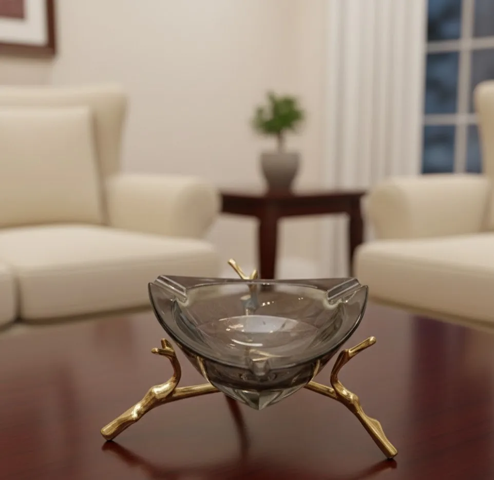 BlinkMax Triangle Glass Ashtray - Image 2