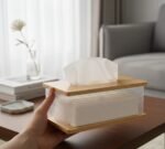 ⁦علبة مناديل اكريليك غطاء خشب⁩ - الصورة ⁦2⁩