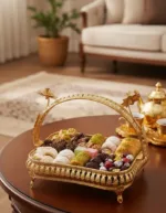 ⁦حامل حلويات ذهبي مربع⁩ - الصورة ⁦4⁩