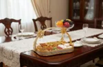 ⁦حامل حلويات ذهبي مربع⁩ - الصورة ⁦3⁩
