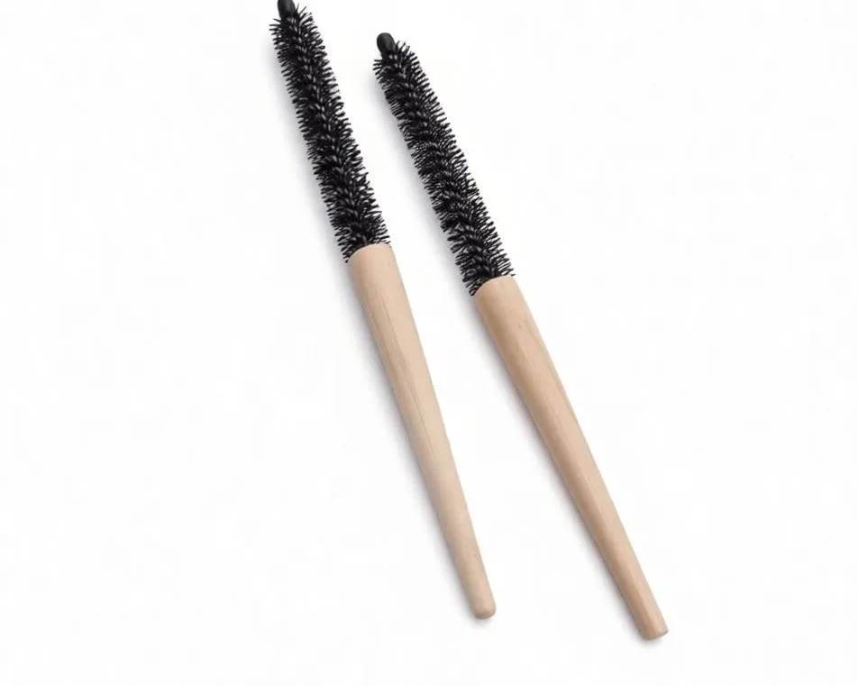 PixVerse_Image_Effect_prompt_جودة عالية_وخلفية فرشة شعر استشوار خشب - الصورة 1