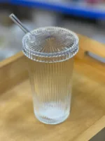 ⁦مج زجاج ايس كوفي بغطاء⁩ - الصورة ⁦2⁩
